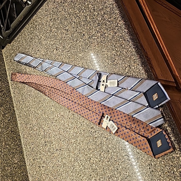 STUNNING 2 JOSEPH ABBOUD TIES - Picture 3 of 6